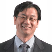 Qing Zhang headshot.